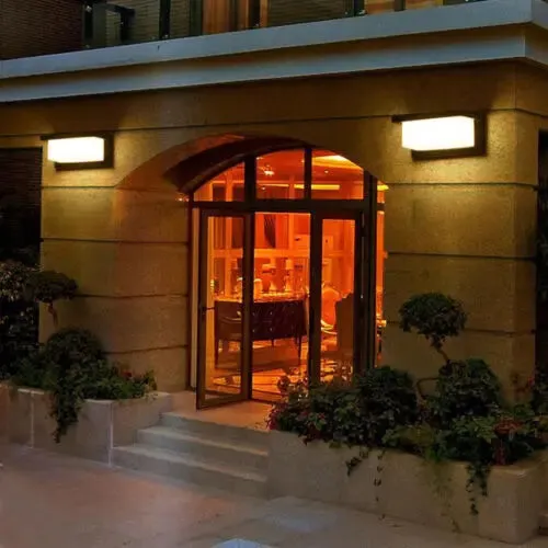 Modern IP65 18W LED Wall Lights Sconce Indoor/Outdoor Garden Down Wall Lamp